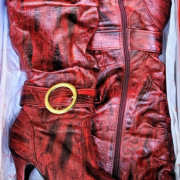 Spicey Footwear Boots, Size 9 - Picture 1 of 4